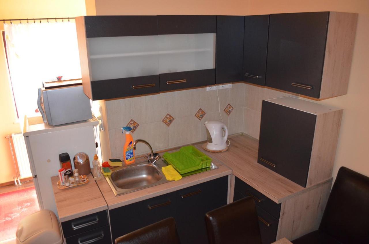 Holdfenyszallas Bed & Breakfast Szeged Luaran gambar