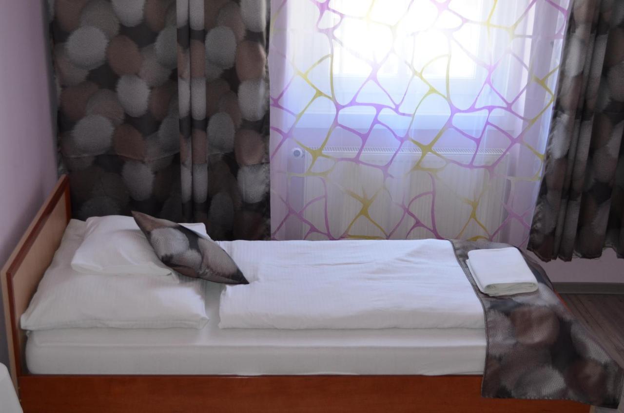 Holdfenyszallas Bed & Breakfast Szeged Luaran gambar