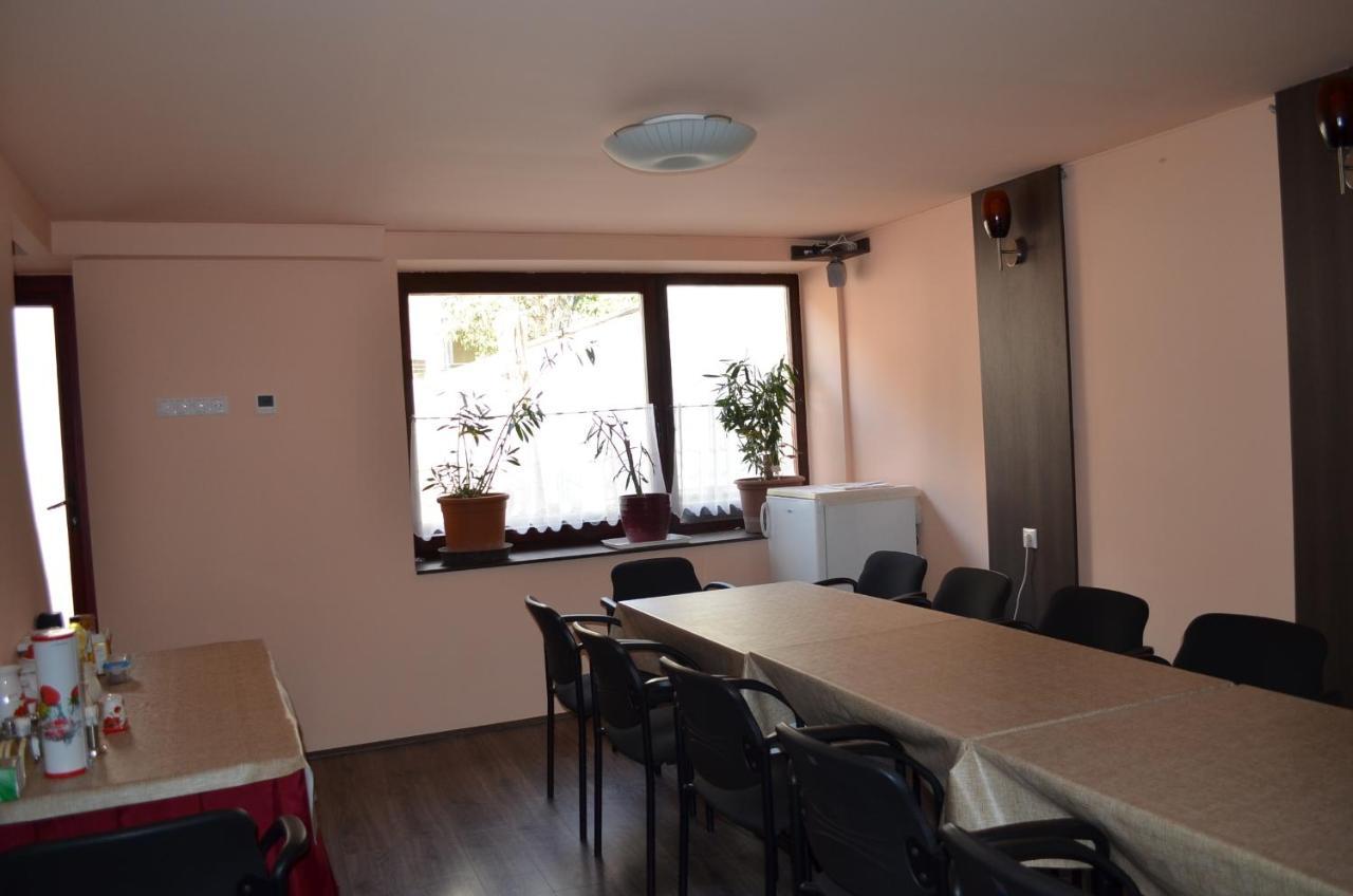 Holdfenyszallas Bed & Breakfast Szeged Luaran gambar