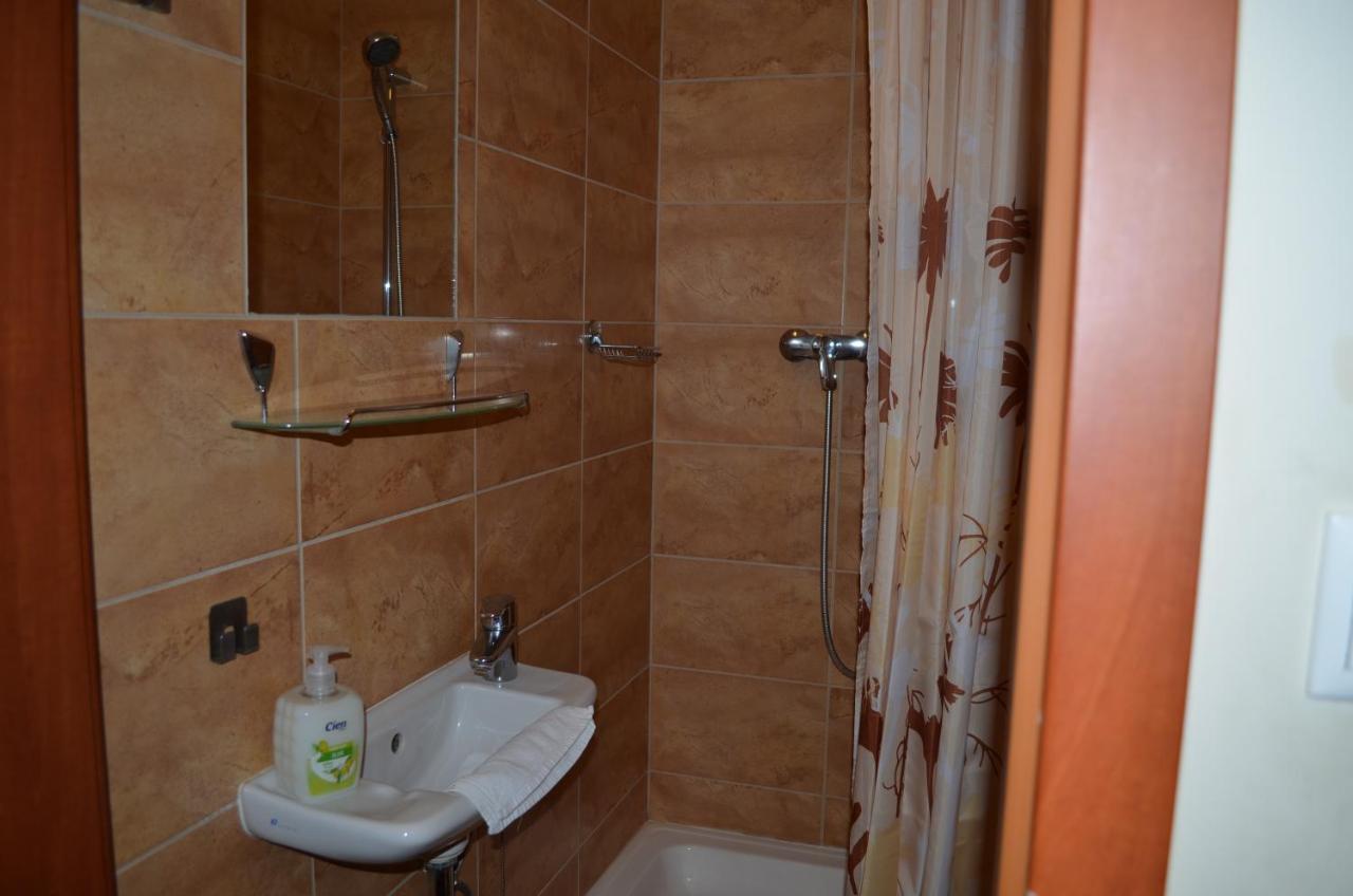 Holdfenyszallas Bed & Breakfast Szeged Luaran gambar