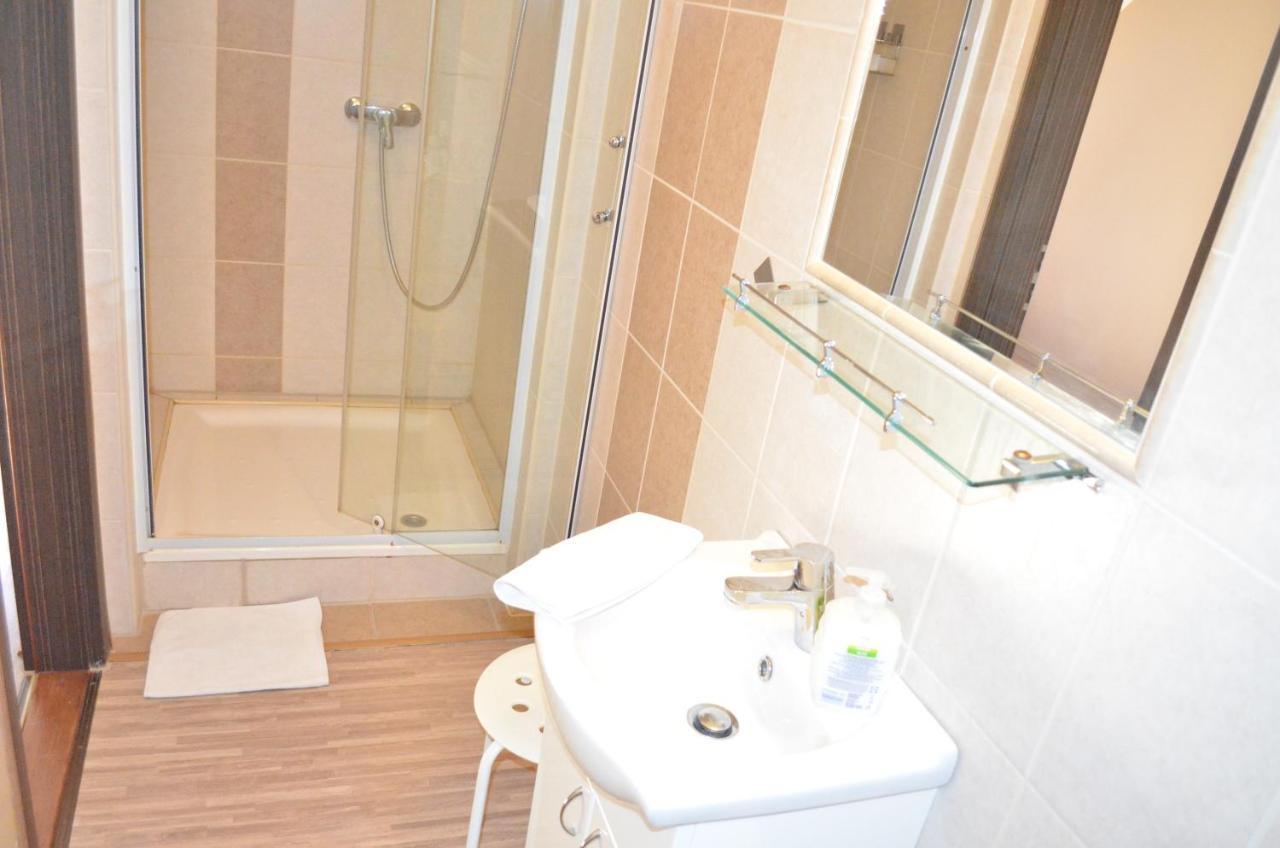 Holdfenyszallas Bed & Breakfast Szeged Luaran gambar